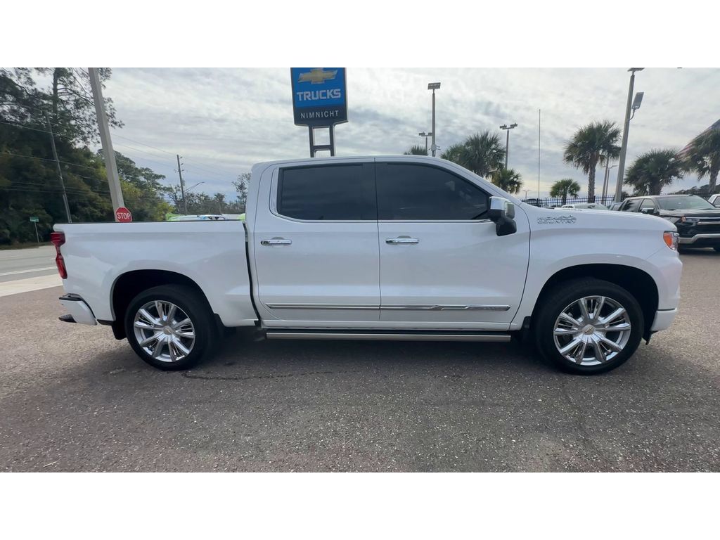 Used 2025 Chevrolet Silverado 1500 High Country AWD/4WD image 9