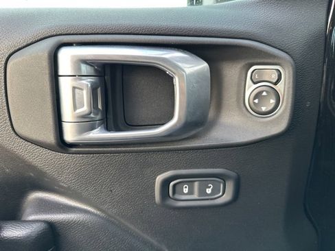 Used 2023 Jeep Wrangler Sport S image 16