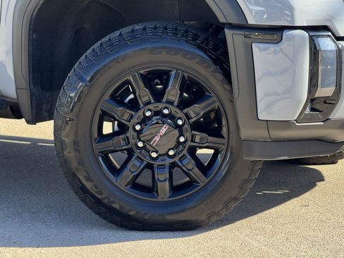 Used 2024 GMC Sierra 2500 AT4 w/ AT4 Preferred Package image 3