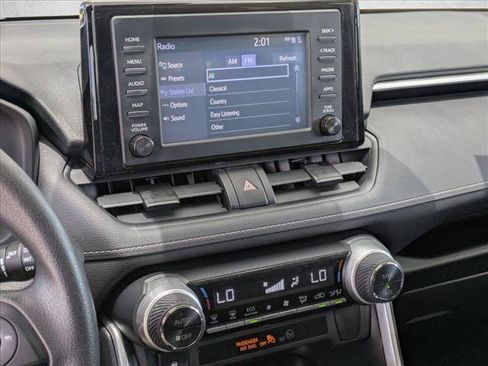 Used 2019 Toyota RAV4 XLE FWD image 13