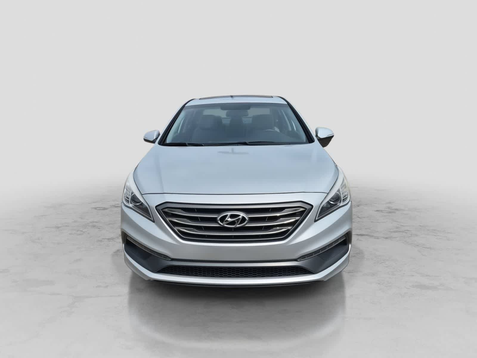 Used 2016 Hyundai Sonata Sport w/ Option Group 1V FWD image 3
