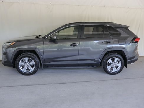 Used 2025 Toyota RAV4 XLE w/ Weather Package AWD/4WD image 23
