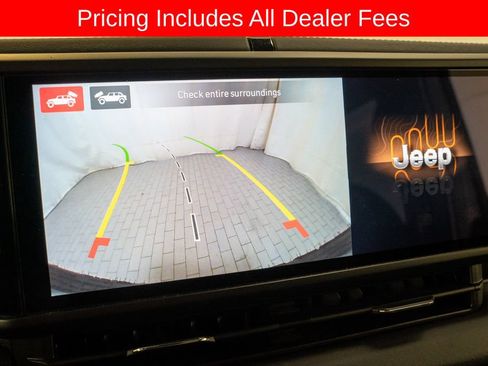 Used 2025 Jeep Wrangler Unlimited Sahara AWD/4WD image 13