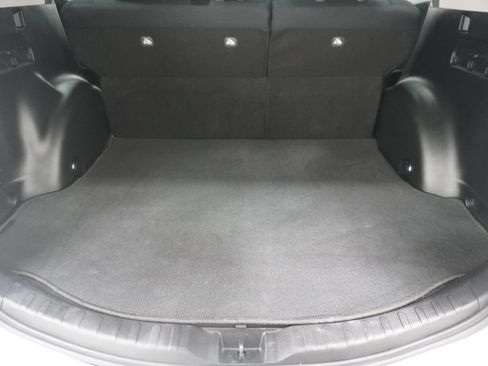 Used 2018 Toyota RAV4 LE FWD image 22