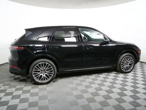 Certified 2023 Porsche Cayenne Platinum Edition AWD/4WD image 29