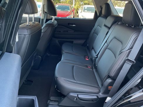 New 2026 Nissan Pathfinder SL image 14