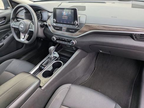 Used 2024 Nissan Altima 2.5 SV image 21