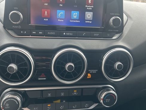 Used 2024 Nissan Sentra S image 10