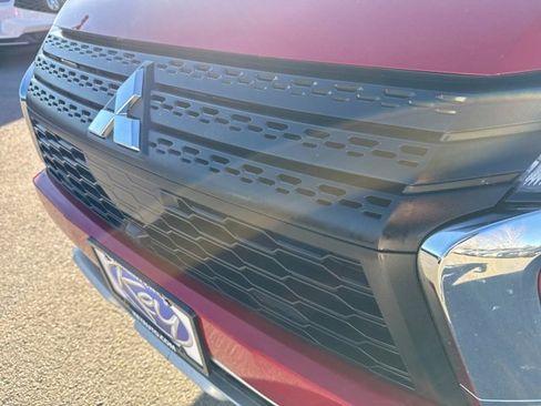 Used 2024 Mitsubishi Eclipse Cross SE image 10