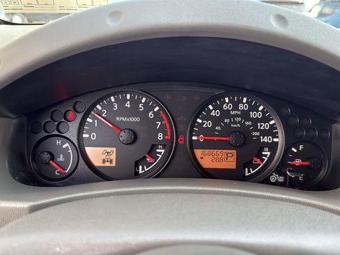 Used 2015 Nissan Frontier SV w/ SV Value Truck Package AWD/4WD image 17