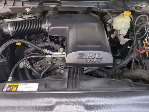 Used 2016 RAM 1500 Classic SLT RWD image 15