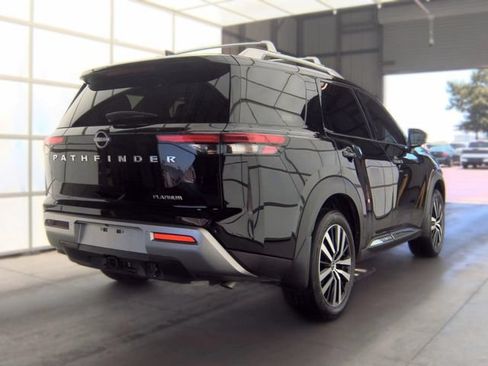 Certified 2025 Nissan Pathfinder Platinum FWD image 10
