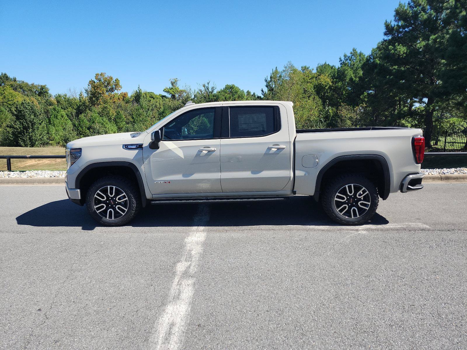 New 2026 GMC Sierra 1500 AT4 w/ AT4 Premium Package AWD/4WD image 2