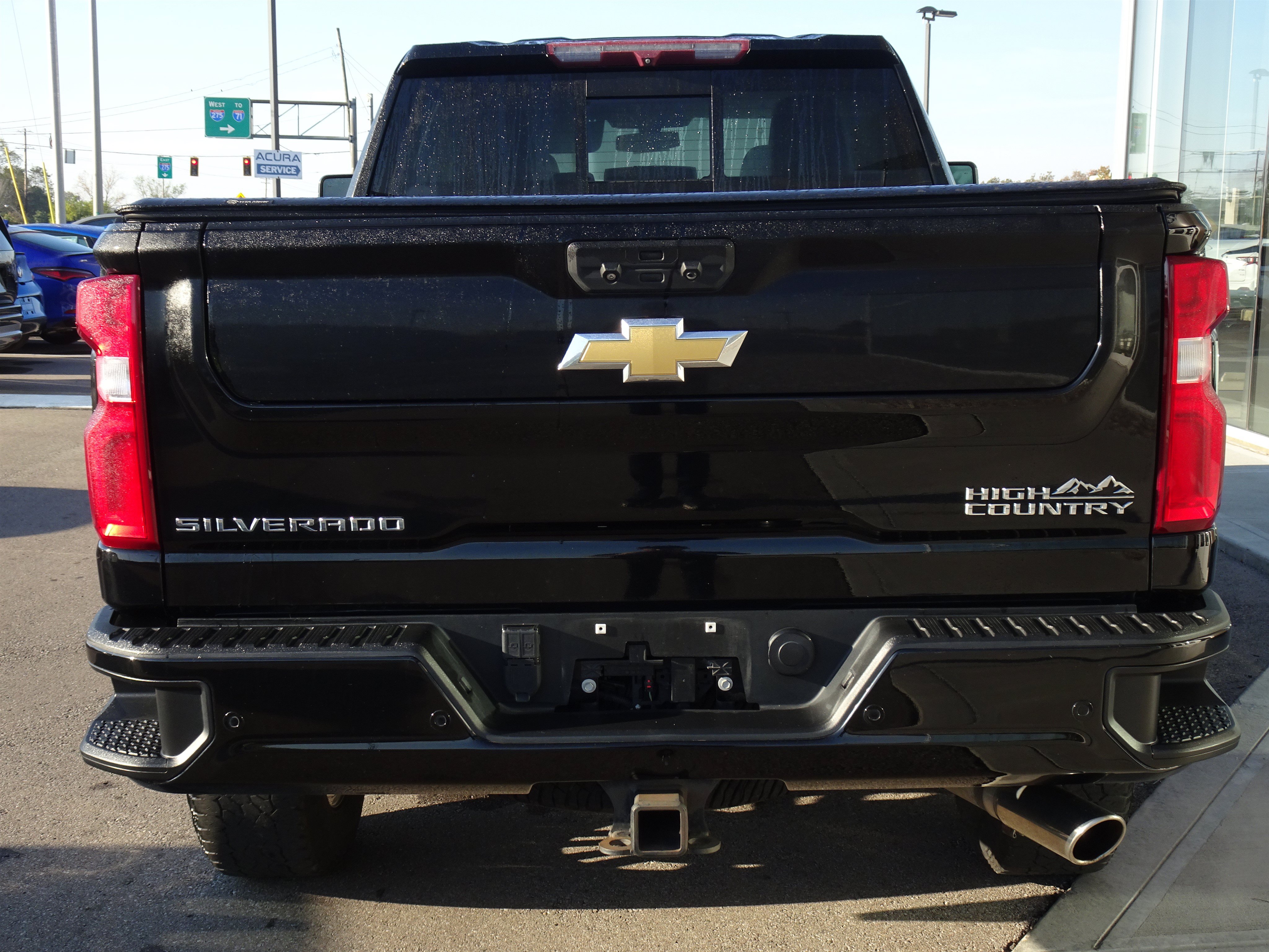 Used 2022 Chevrolet Silverado 2500 High Country w/ LPO, Dark Essentials Package AWD/4WD image 4