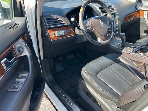 Used 2013 Lincoln MKX AWD image 6
