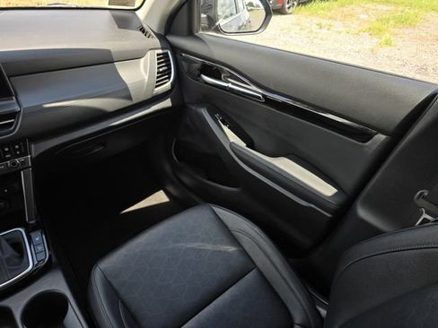 Certified 2024 Kia Seltos EX FWD image 19