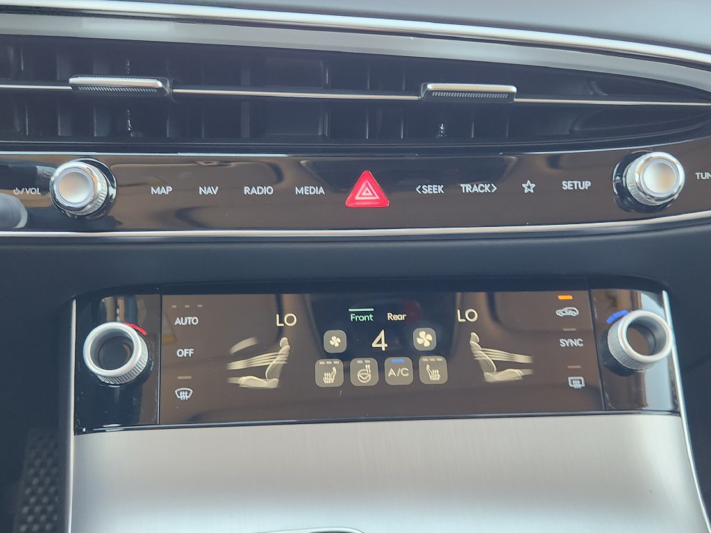 New 2027 Genesis GV70 2.5T Select AWD/4WD image 17