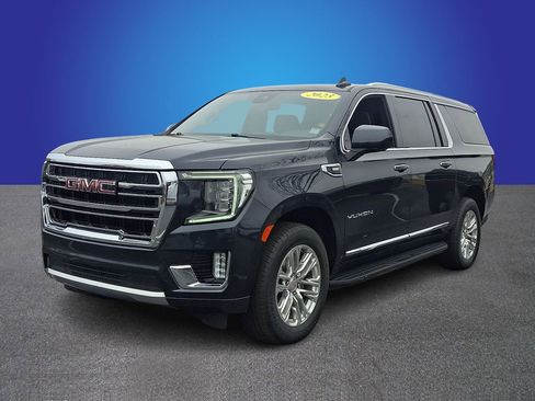 Used 2023 GMC Yukon XL SLT image 3