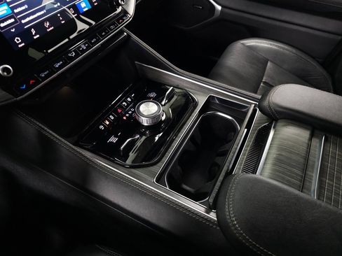 Used 2024 Jeep Wagoneer Series III image 34