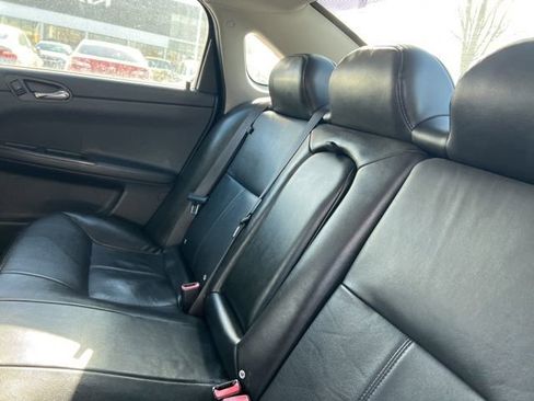 Used 2009 Chevrolet Impala LT w/ Luxury Edition Package image 25