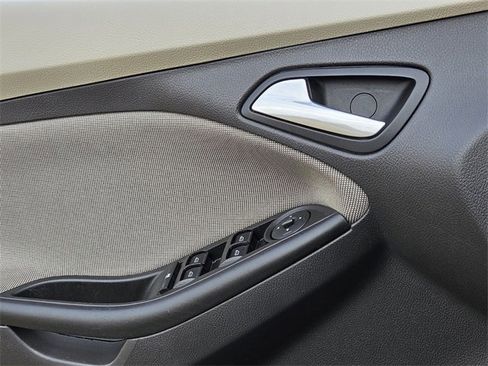 Used 2012 Ford Focus SE image 23