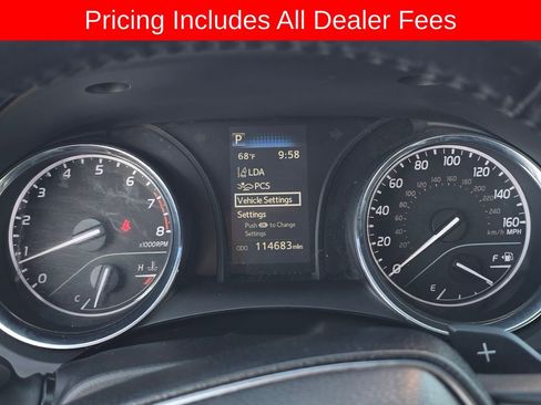 Used 2020 Toyota Camry SE FWD image 14