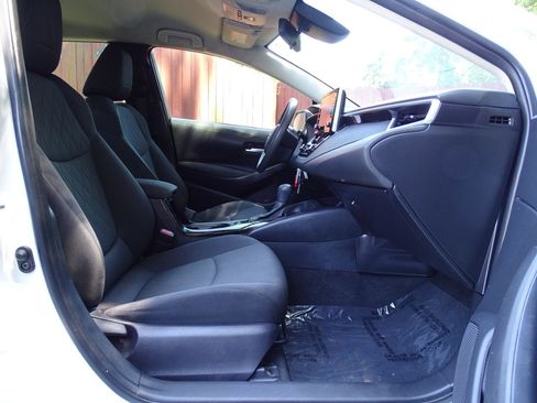 Used 2021 Toyota Corolla LE FWD image 35