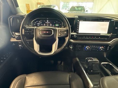 Used 2023 GMC Sierra 1500 SLT w/ SLT Convenience Package AWD/4WD image 16