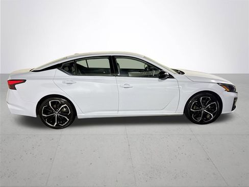 Used 2023 Nissan Altima 2.5 SR image 5