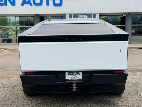 Used 2024 Tesla Cybertruck AWD Crew Cab image 10