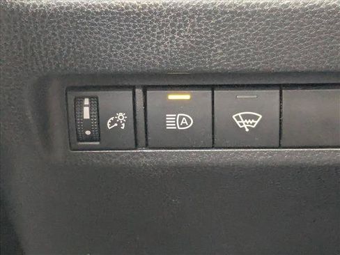 Used 2022 Toyota RAV4 SE w/ Convenience Package AWD/4WD image 8