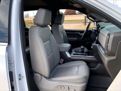 Certified 2023 GMC Sierra 1500 SLT image 9