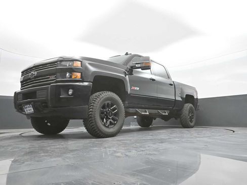 Used 2016 Chevrolet Silverado 2500 LT w/ Midnight Edition AWD/4WD image 30