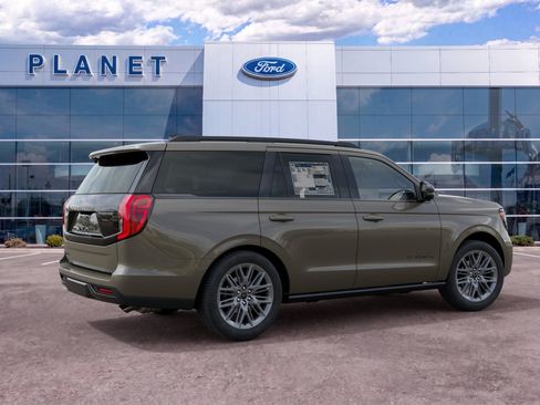 New 2027 Ford Expedition Platinum w/ Stealth Appearance Package RWD image 7