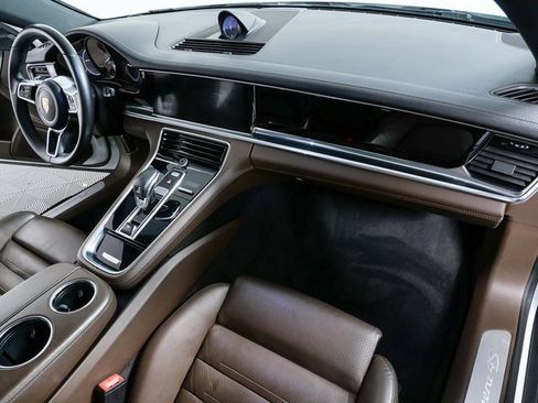 Used 2017 Porsche Panamera 4S image 24