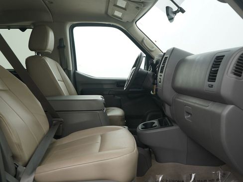 Used 2018 Nissan NV 3500 SL image 11