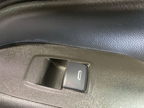 Used 2023 Chevrolet Equinox LT AWD/4WD image 21