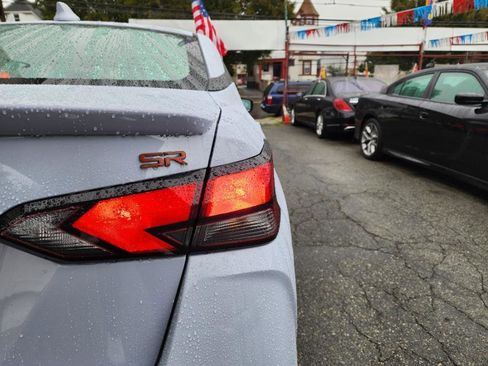 Used 2024 Nissan Versa SR image 6