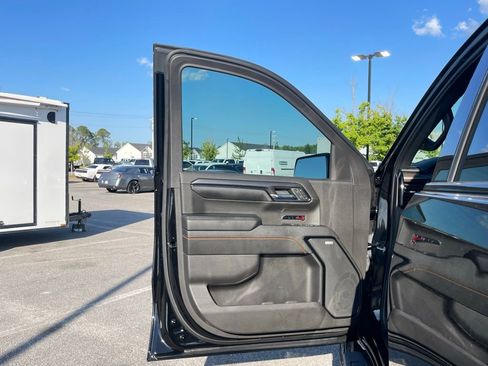 Used 2023 GMC Sierra 1500 AT4 w/ AT4 Premium Package AWD/4WD image 30