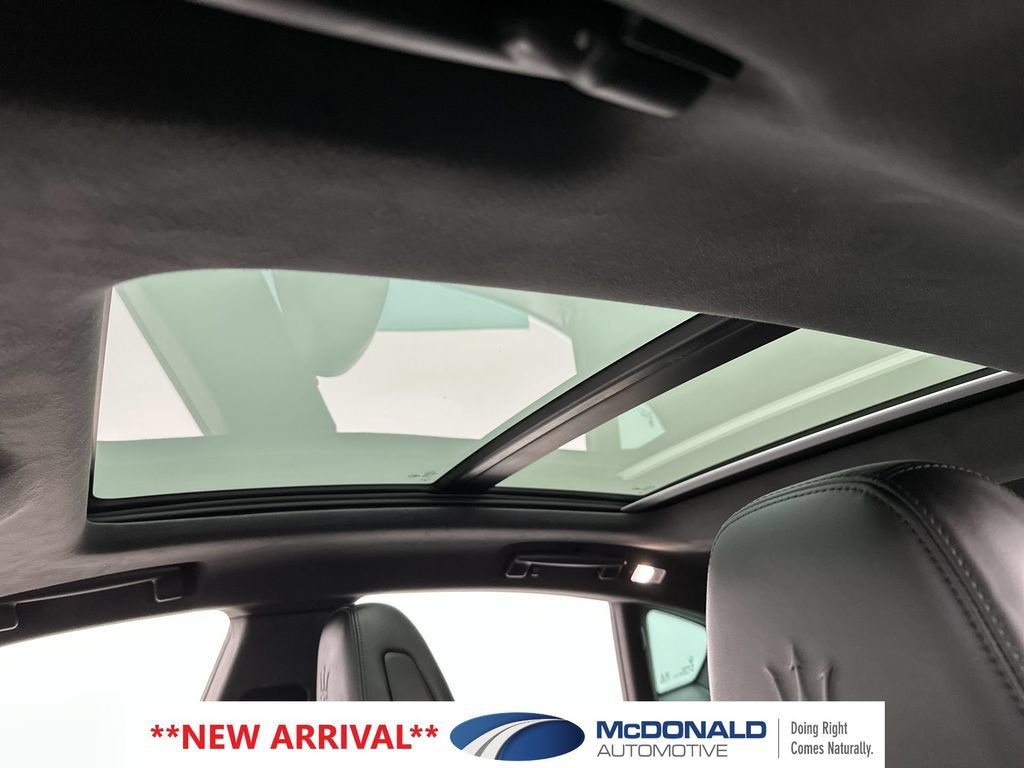 Used 2021 Maserati Levante S GranSport AWD/4WD image 21