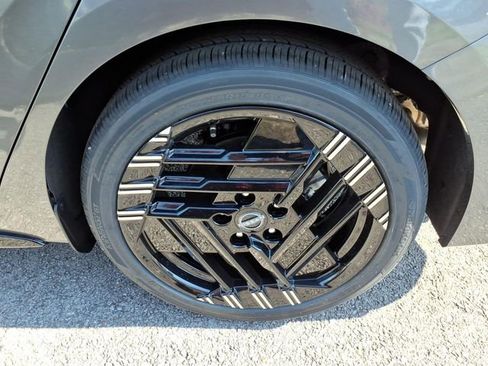 New 2026 Nissan Sentra SR FWD image 4