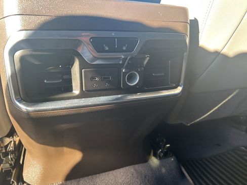 Used 2022 Chevrolet Silverado 2500 LTZ w/ LTZ Convenience Package image 32