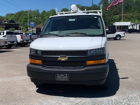 Used 2024 Chevrolet Express 2500 w/ Driver Convenience Package RWD image 8