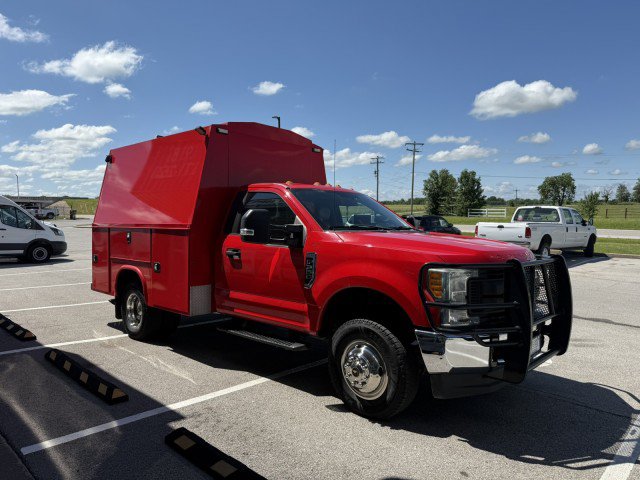 Used 2017 Ford F350 XL w/ Power Equipment Group AWD/4WD image 4