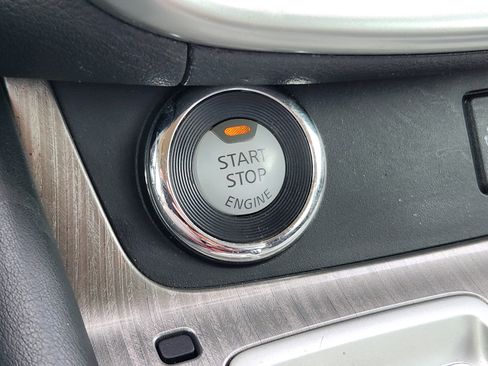 Used 2018 Nissan Murano SV w/ Premium Package image 32