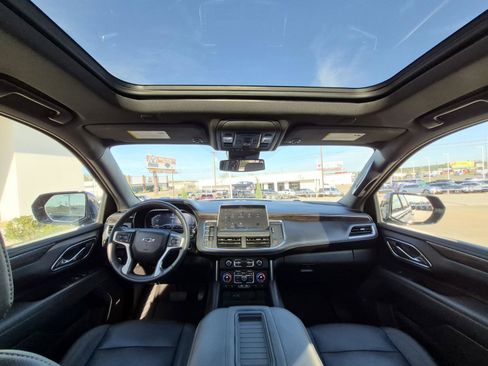 Used 2023 Chevrolet Tahoe Z71 w/ Luxury Package AWD/4WD image 37