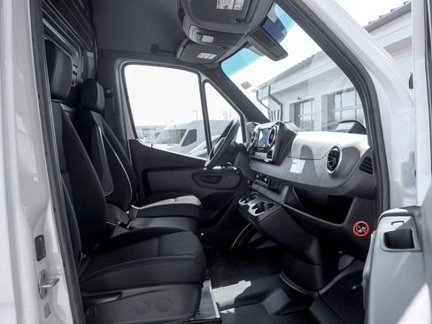 Used 2026 Mercedes-Benz Sprinter 2500 image 18