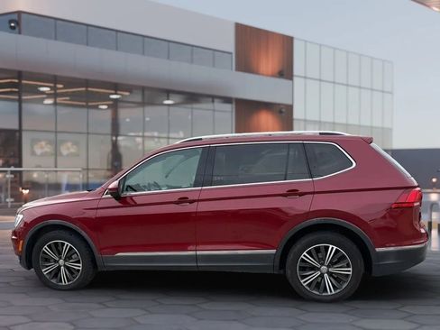 Used 2018 Volkswagen Tiguan SEL FWD image 4