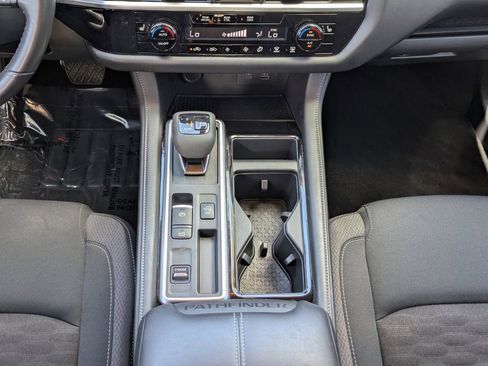 Used 2024 Nissan Pathfinder SV w/ SV Premium Package FWD image 31