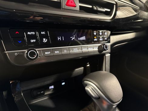 Certified 2025 Kia Seltos S image 18